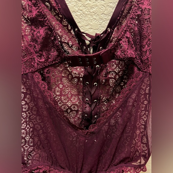 *** PRICE DROPPED $5 *** PreLoved Victoria’s Secrets Bodysuit - Picture 5 of 6